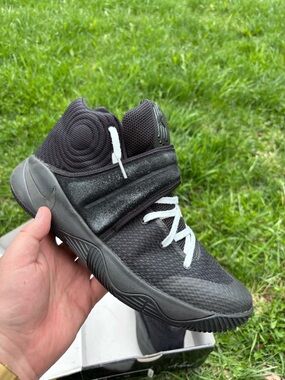 Nike Kyrie 2 Black